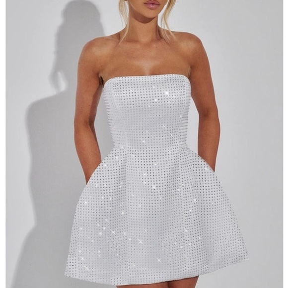 Baby Boo Dresses & Skirts - NWT Sparkly Strapless White Dress - BabyBoo